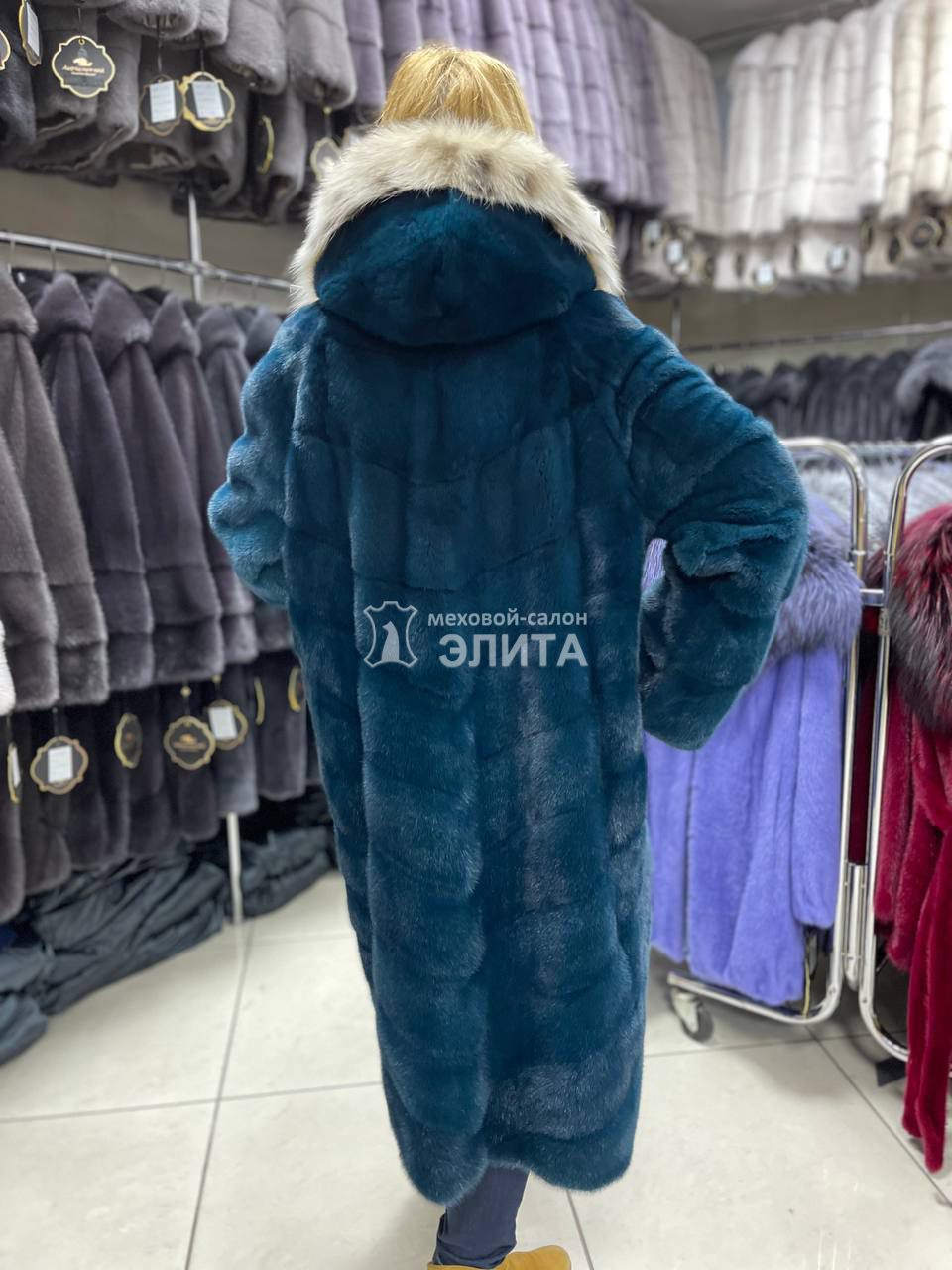 Пальто из норки S-80619 р-р 46-52, цена 171180 рублей в интернет-магазине кожи и меха ЭЛИТА. Вид 2