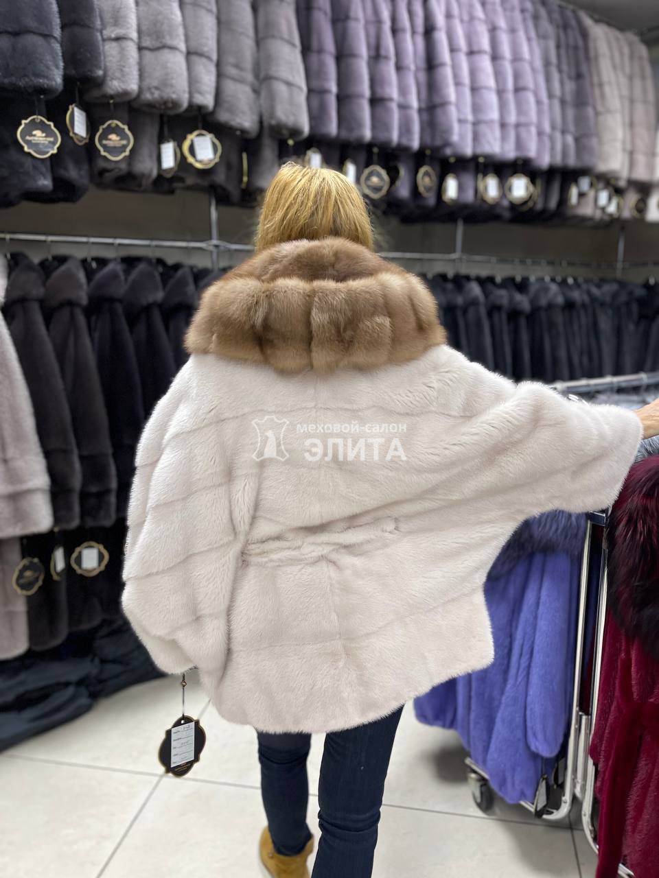 Куртка из норки S-1201, р-р 44-56, цена 194200 рублей в интернет-магазине кожи и меха ЭЛИТА. Вид 2